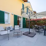 Pool And Garden Escape Apartamento