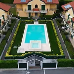 Pool And Garden Escape Apartamento *