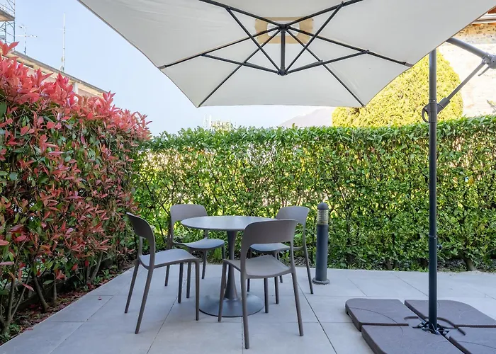 Apartament Pool And Garden Escape