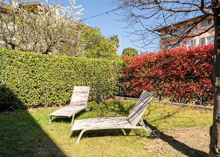 Apartament Pool And Garden Escape