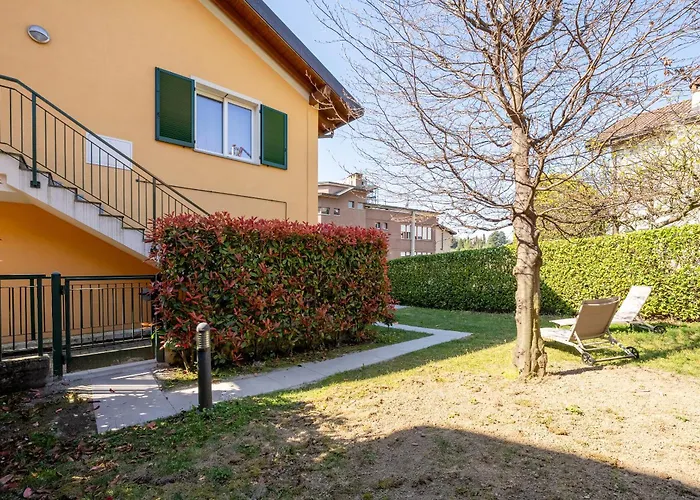 Pool And Garden Escape Apartament Bellagio