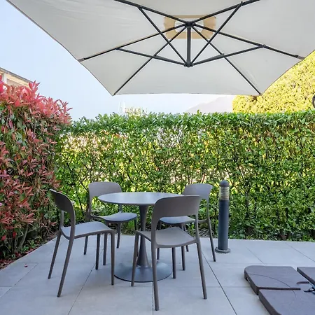 Apartmán Pool And Garden Escape
