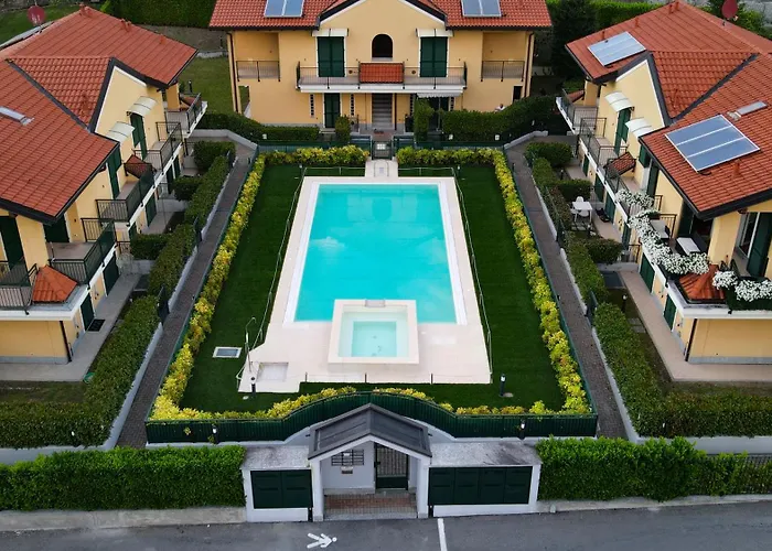 Pool And Garden Escape Apartman *